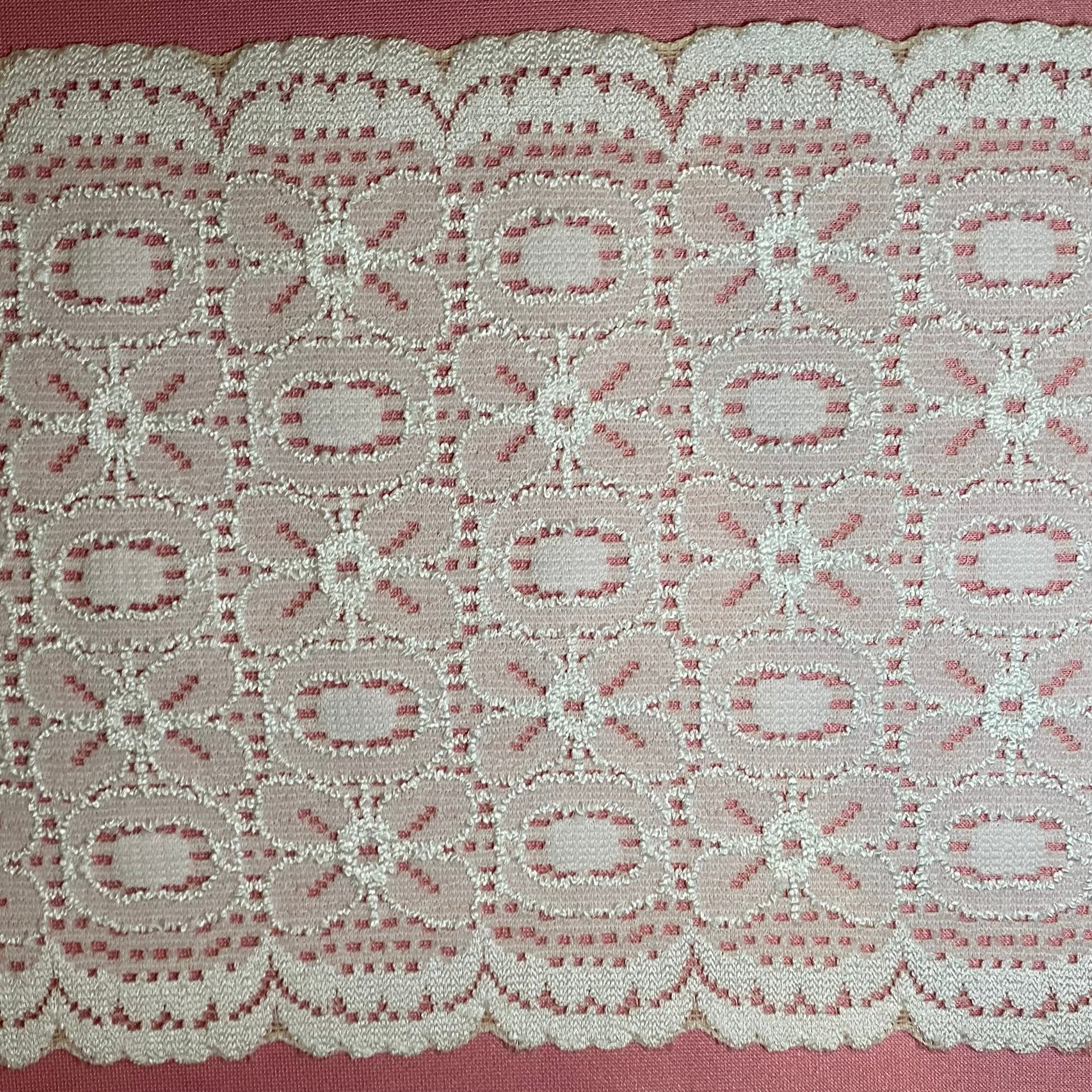 Stretch Lace Off-White Flowers