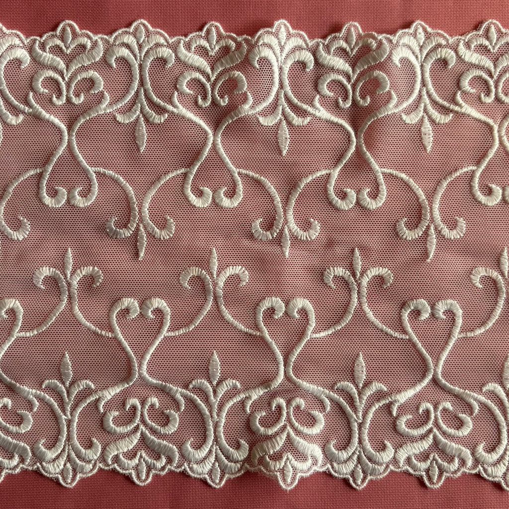 Stretch Lace Hearts White