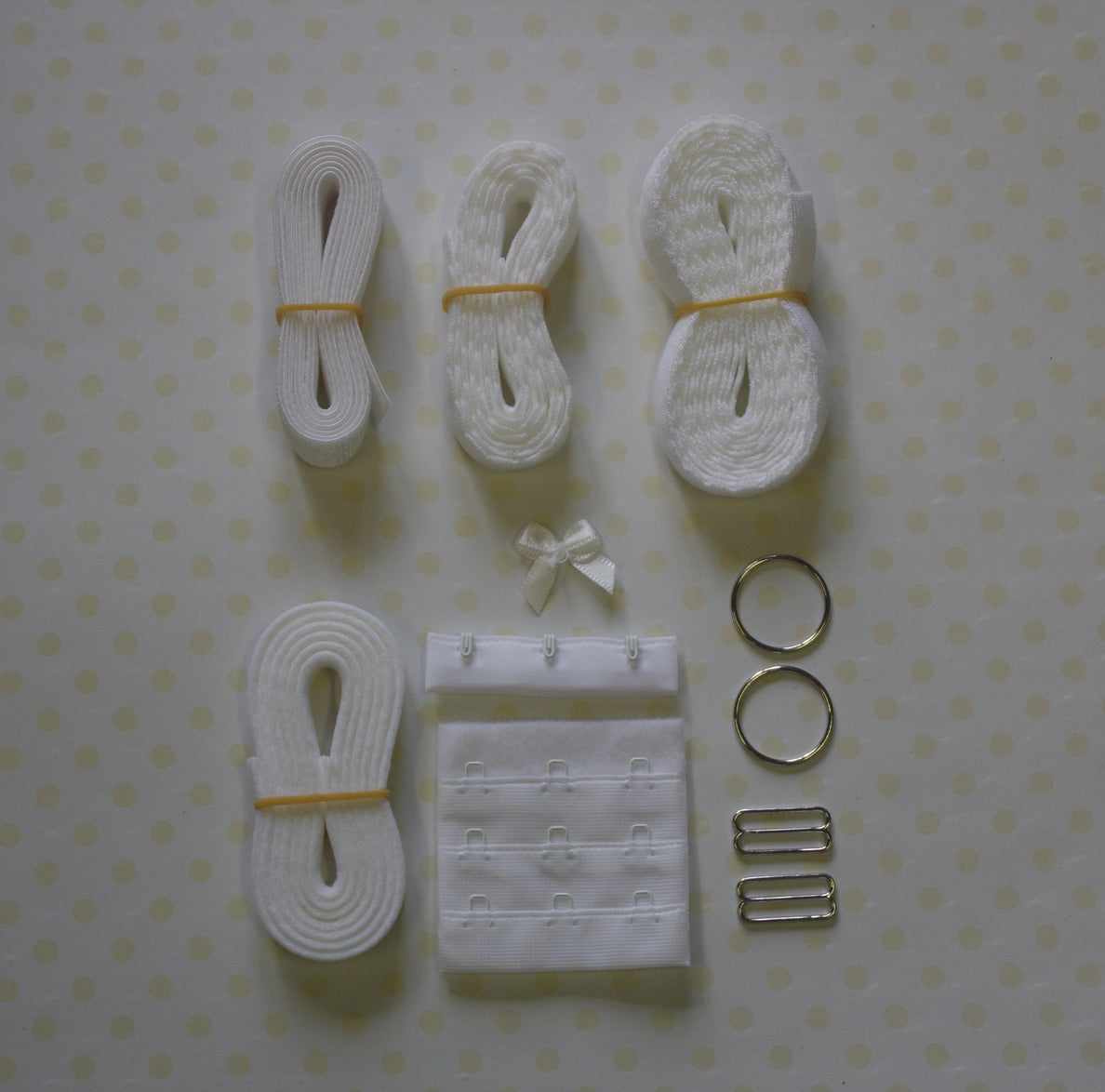Findings Kit White