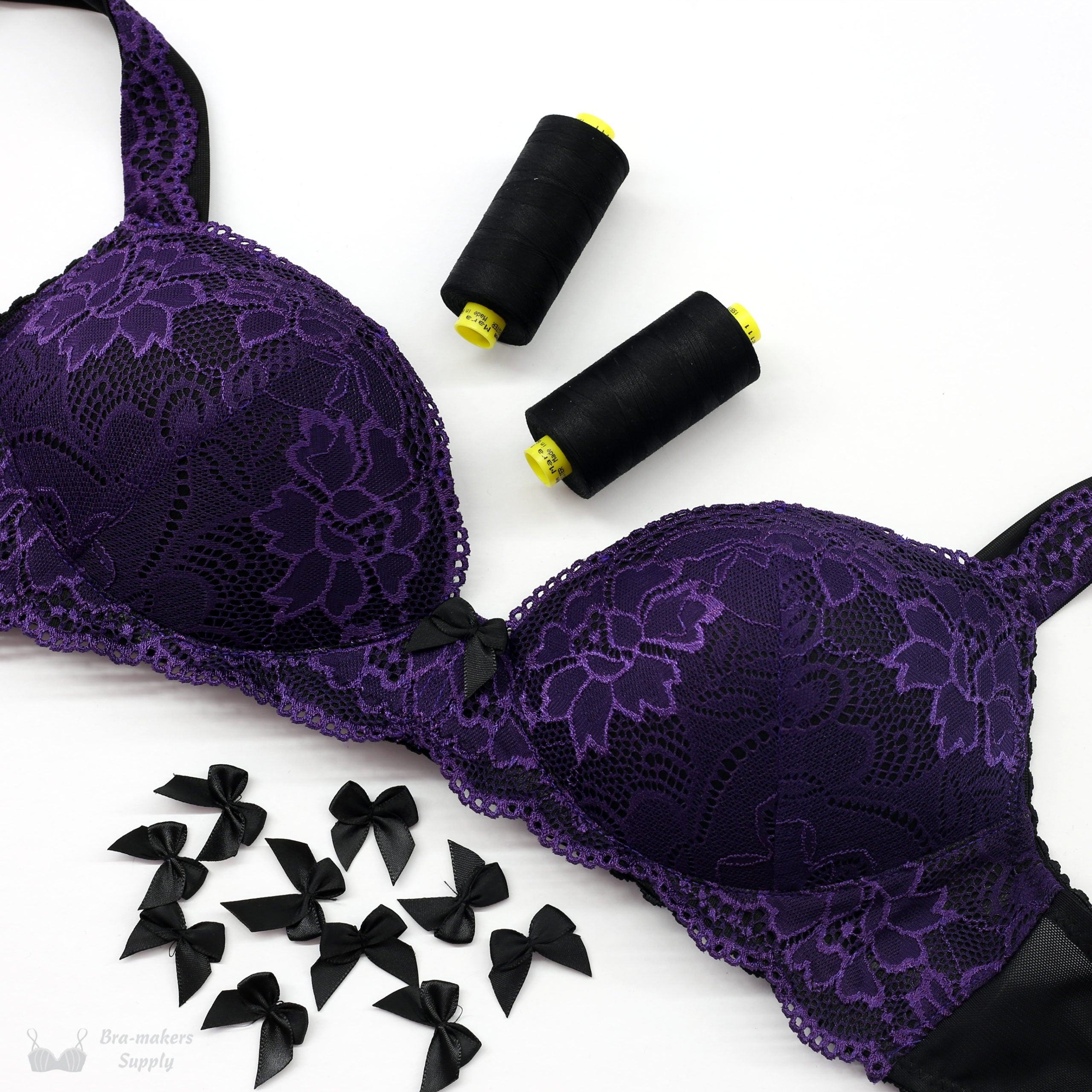 T-Shirt Foam Cup Bra With Lace Pattern